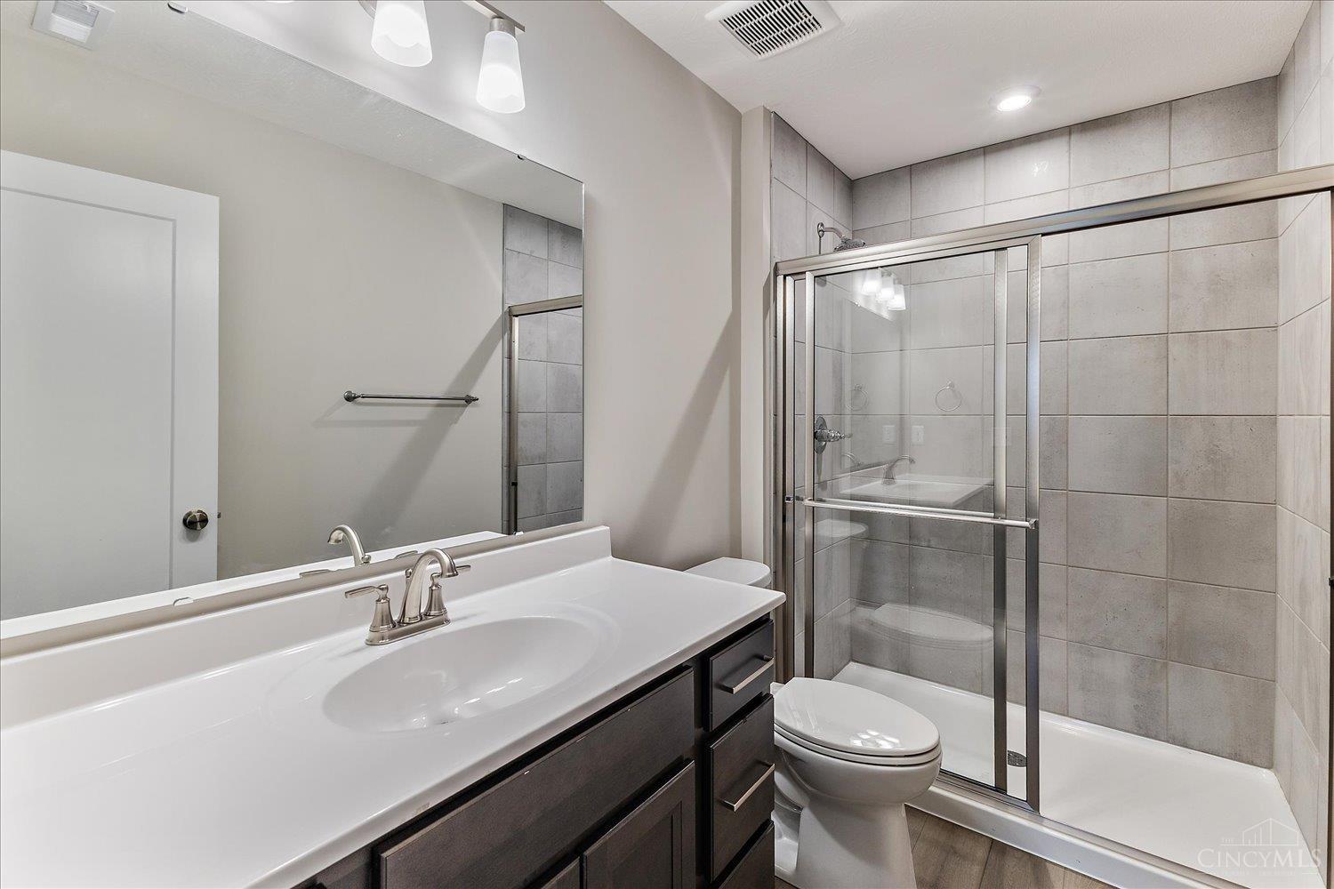 541 Tradition Ridge, Unit 81302 Cincinnati, OH 45245 - Photo 13 of 31