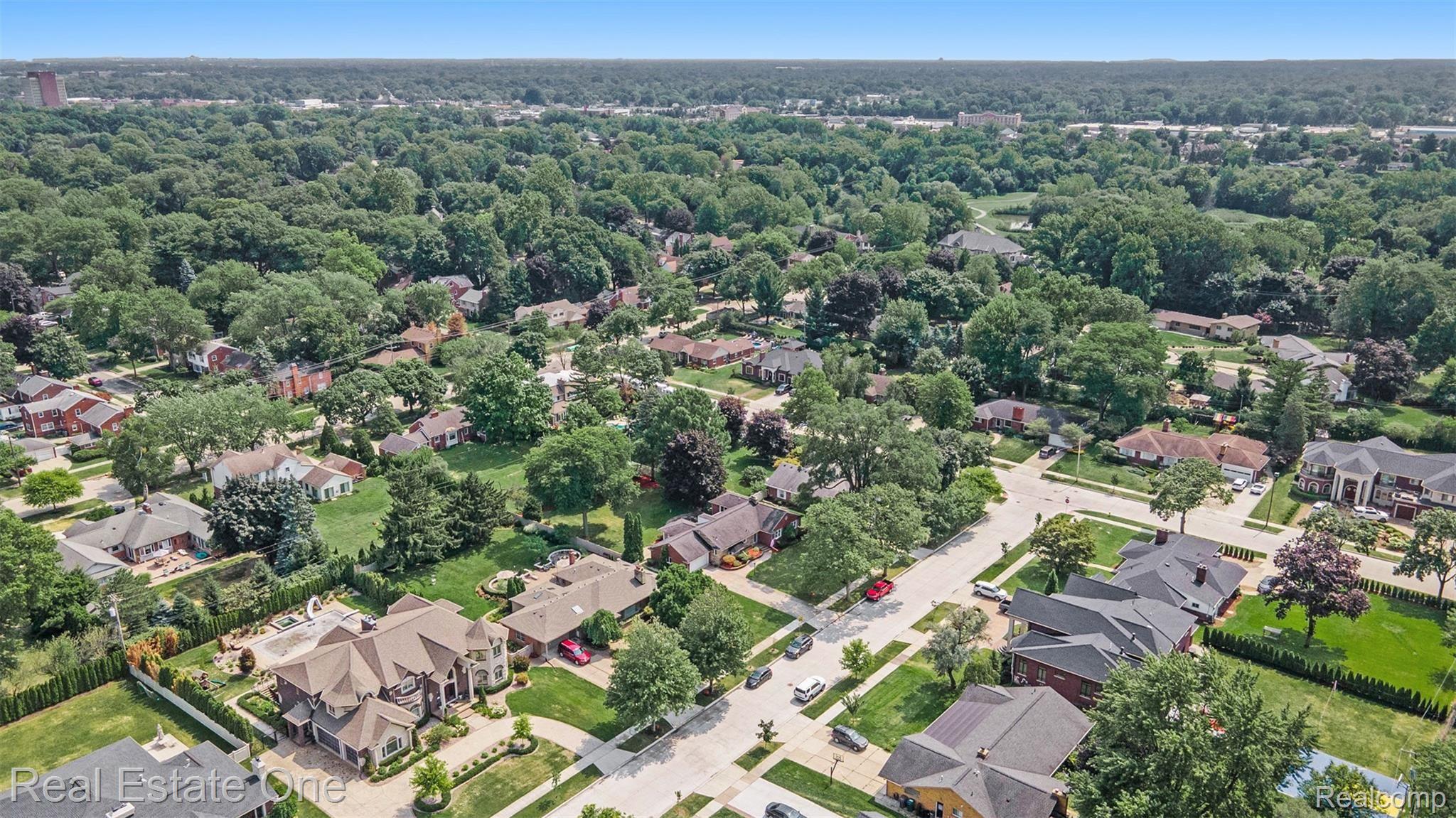 711 Ridgemont Avenue Dearborn, MI 48124 - Photo 43 of 47 DJI_0488.jpg