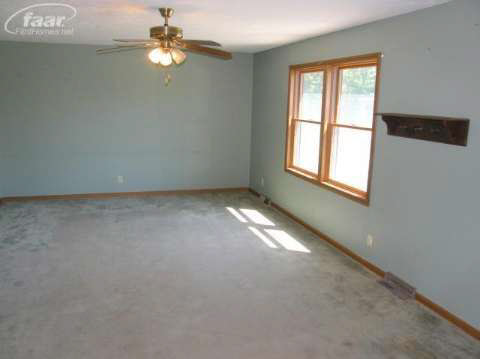 7260 South Raucholz Road St. Charles, MI 48655 - Photo 8 of 14 20358244-7.JPG