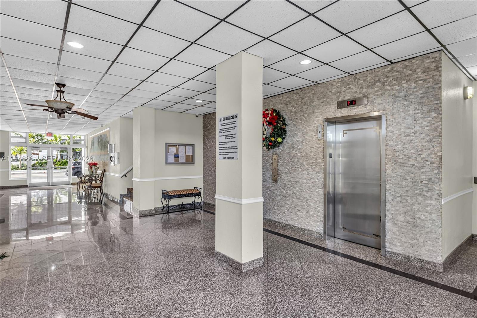 200 South Birch Road, Unit 1015 Fort Lauderdale, FL 33316 - Photo 26 of 36 a view of a room with lots of table and chairs