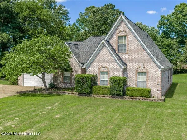 $389,900 | 5722 Marlin Place, Olive Branch, MS 38654