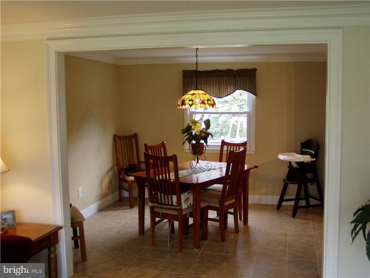 247 Norfolk Road Warminster, PA 18974 - Photo 8 of 12 Gallery Image 8