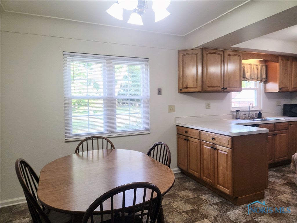 1915 Cass Road Toledo, OH 43614 - Photo 14 of 29 Gallery Image 14