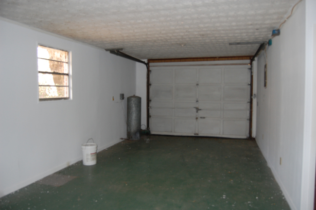 6970 Gatorbone Road Keystone Heights, FL 32656 - Photo 12 of 19 Garage