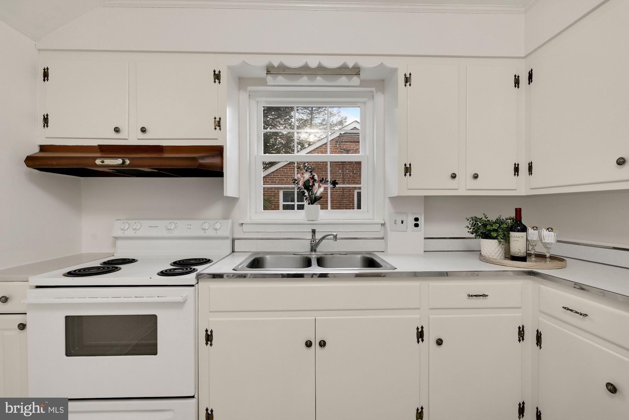 2514 Weisman Road Silver Spring, MD 20902 - Photo 5 of 17