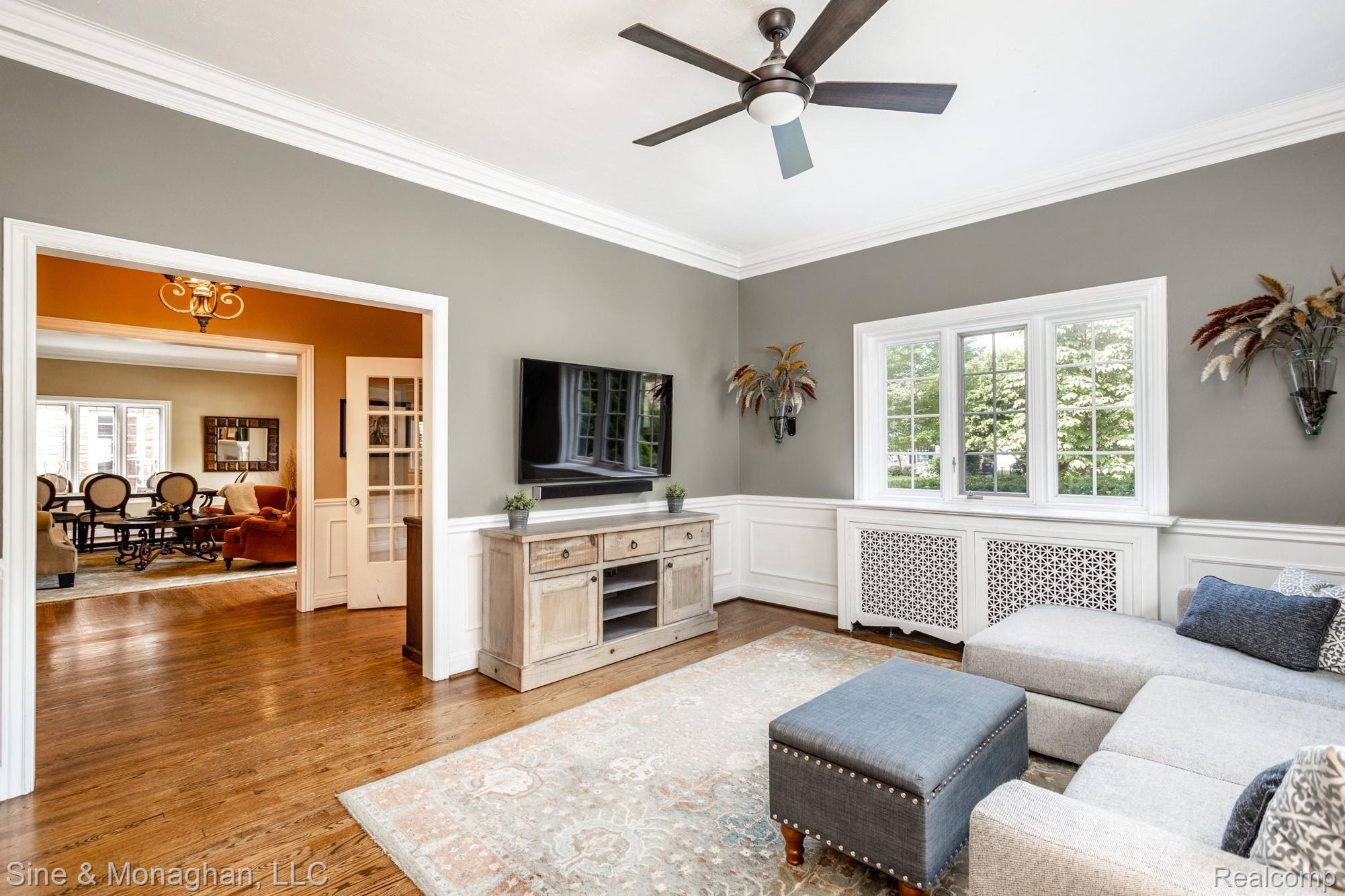 594 Rivard Boulevard Grosse Pointe, MI 48230 - Photo 6 of 79 594 Rivard S002.jpg