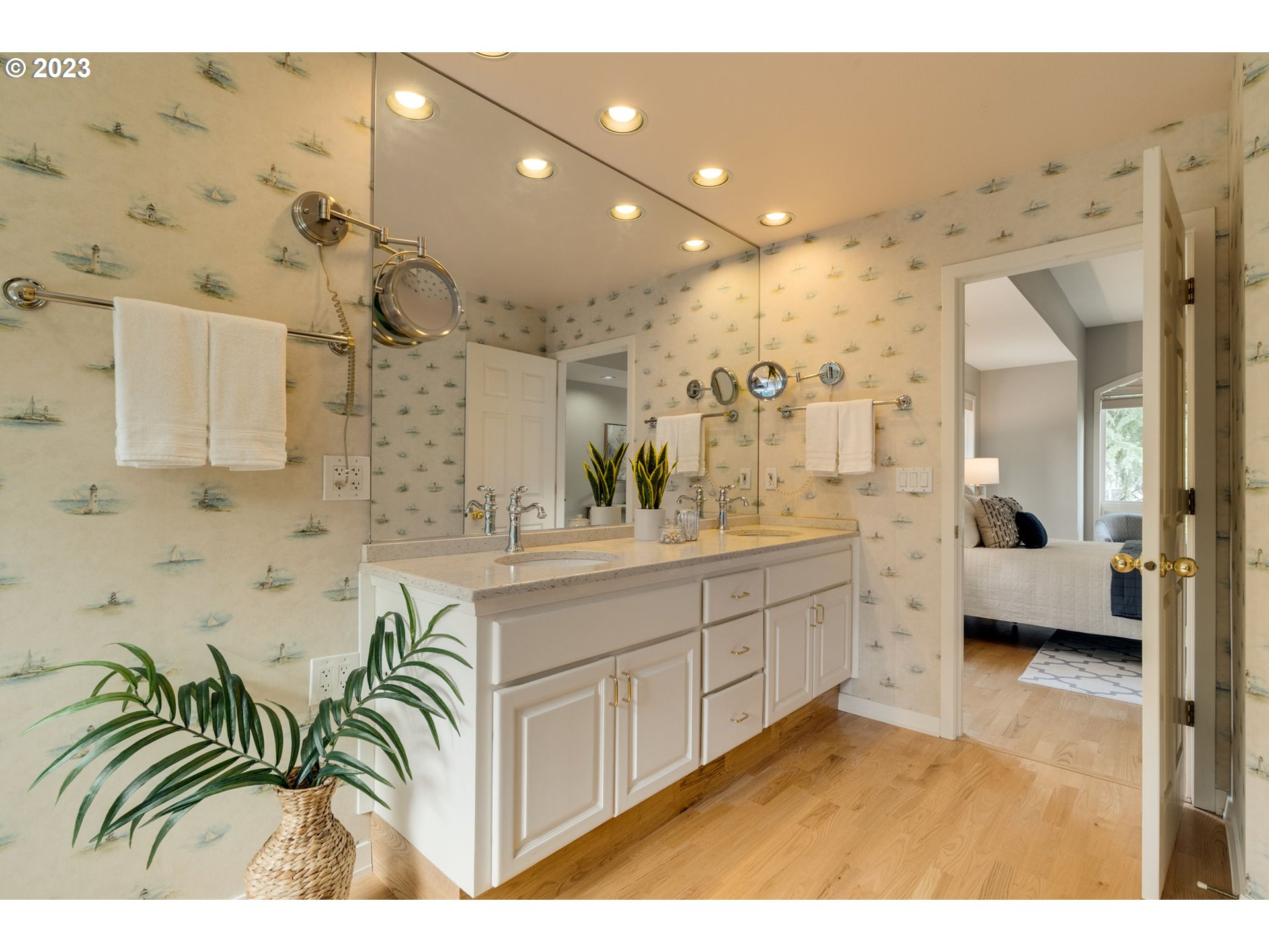 11627 Southwest 33rd Place Portland, OR 97219 - Photo 29 of 44 Gallery Image 29
