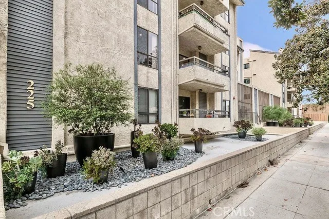 $624,900 | 225 North Rose Street, Unit 410, Burbank, CA 91505