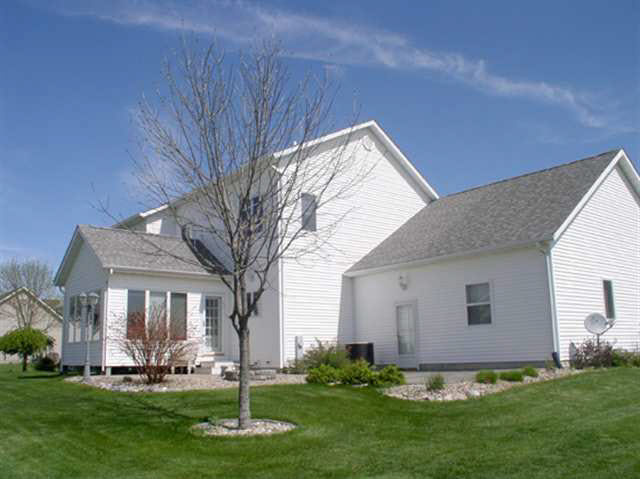 4714 Spring Street Davenport, IA 52807 - Photo 2 of 23 Gallery Image 2