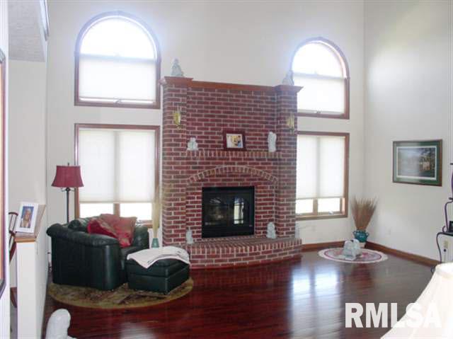4714 Spring Street Davenport, IA 52807 - Photo 3 of 23 Gallery Image 3