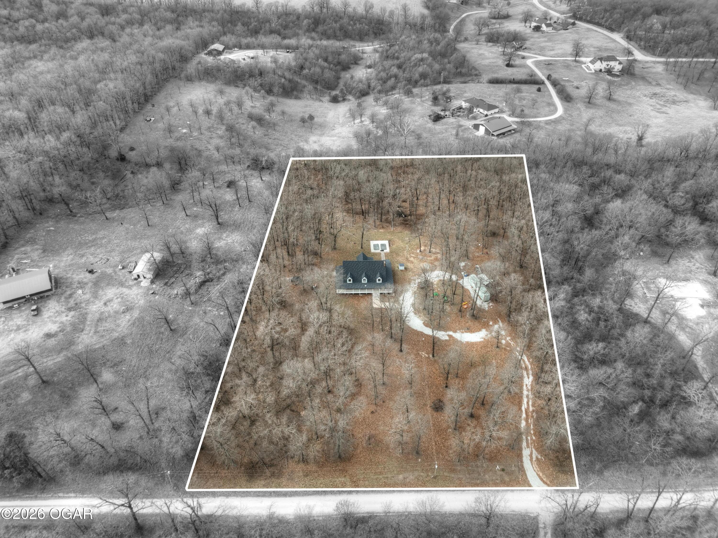 11830 Whispering Pines Road Neosho, MO 64850 - Photo 8 of 41 Gallery Image 8