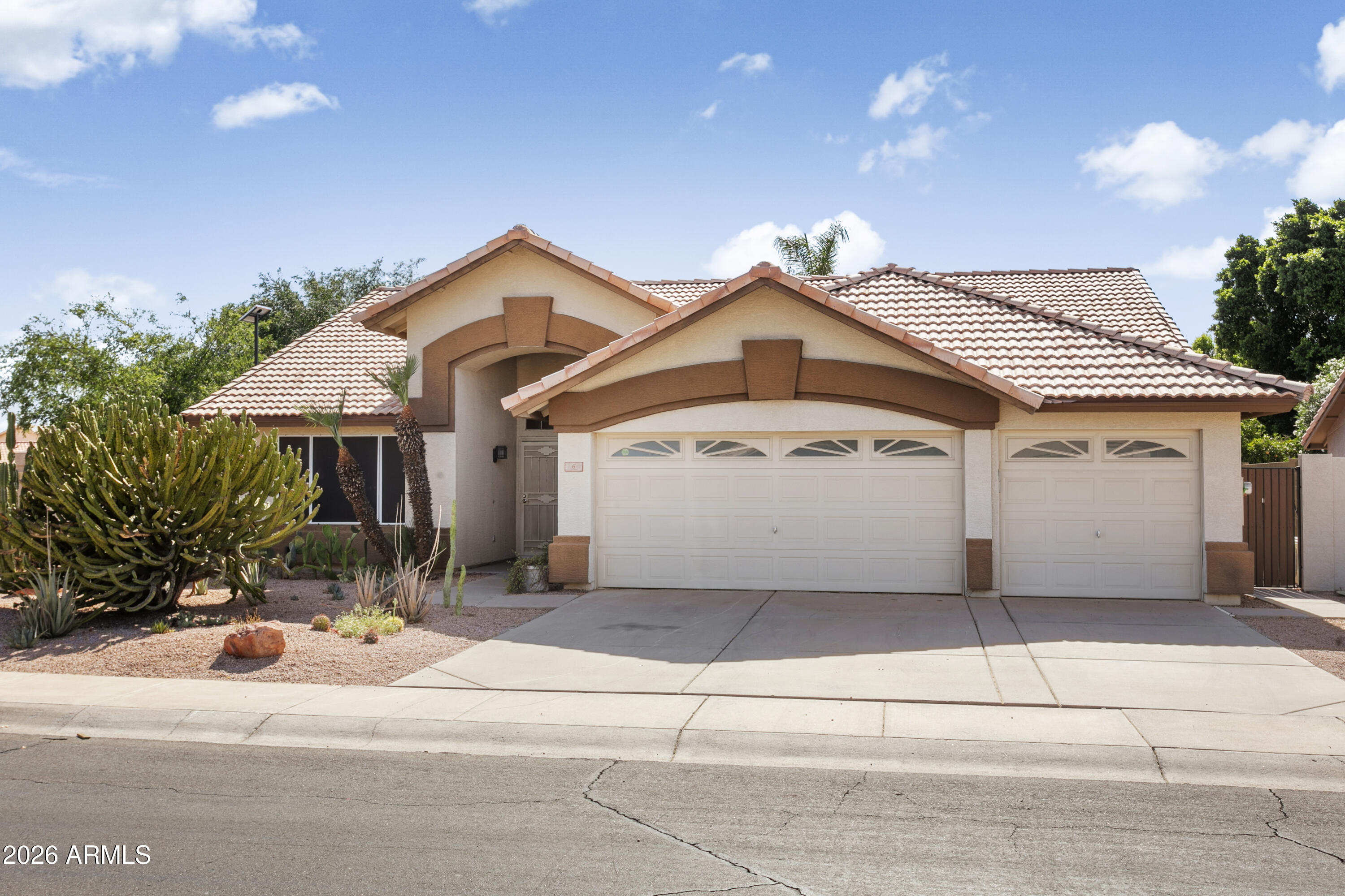 6 North Boulder Street Gilbert, AZ 85234 - Photo 1 of 39
