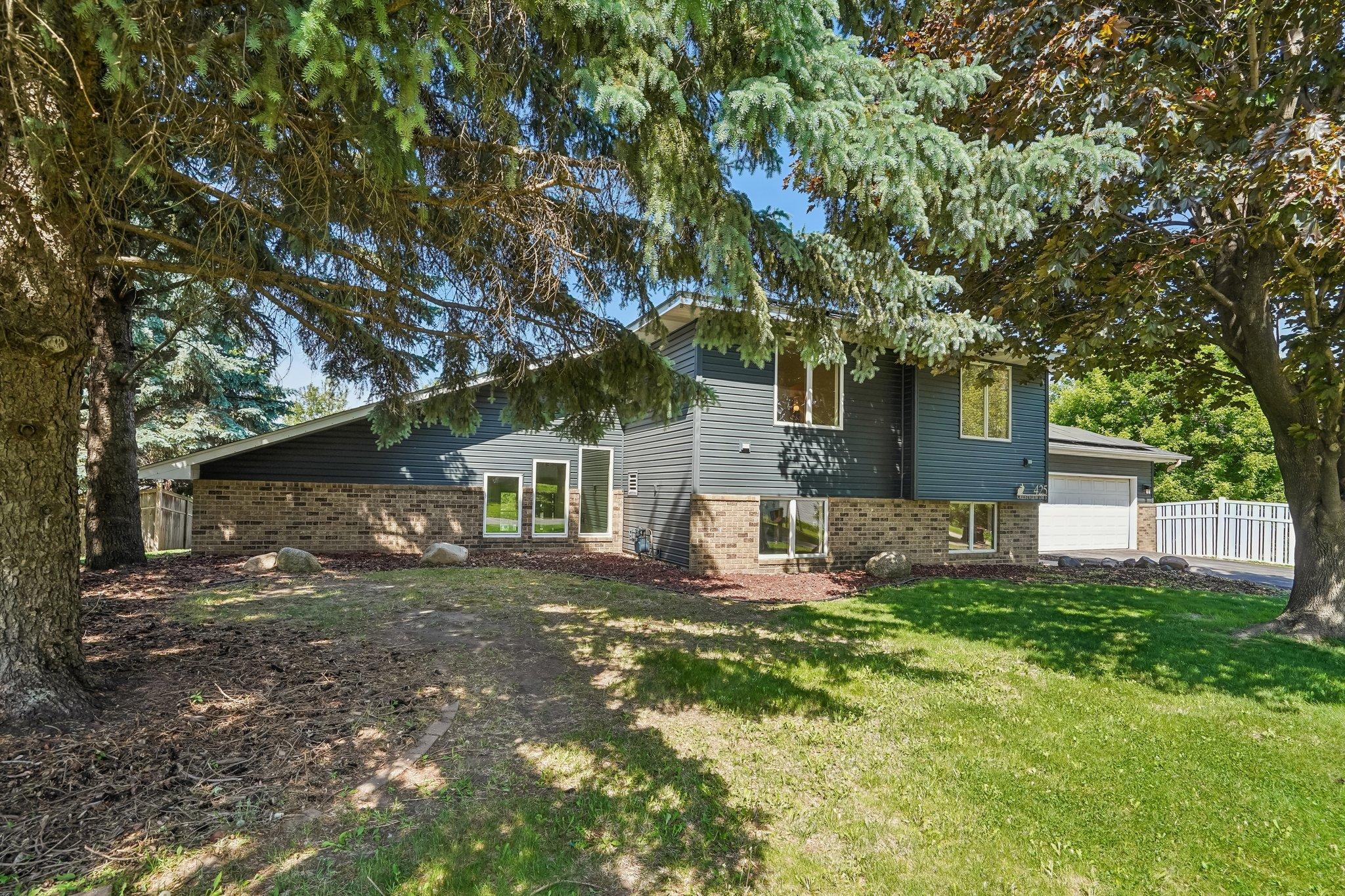 425 Crestview Drive South Maplewood, MN 55119 - Photo 4 of 82
