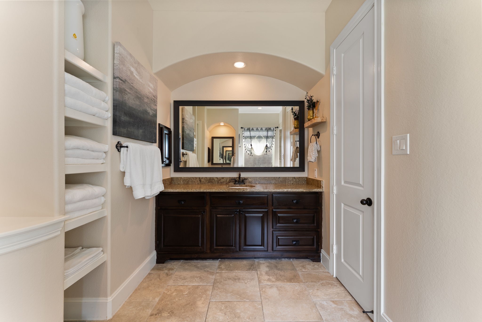 5519 Bright Timber Landing Drive Spring, TX 77386 - Photo 19 of 39 a spacious bathroom with a sink and a mirror