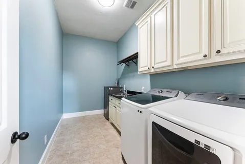 $998,000 | 5519 Bright Timber Landing Drive, Spring, TX 77386