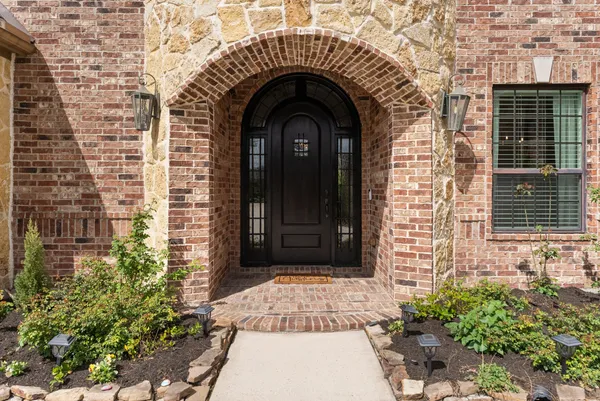 $998,000 | 5519 Bright Timber Landing Drive, Spring, TX 77386