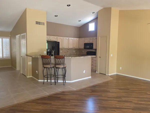 $2,295 | 9137 East Diamond Drive, Chandler, AZ 85248