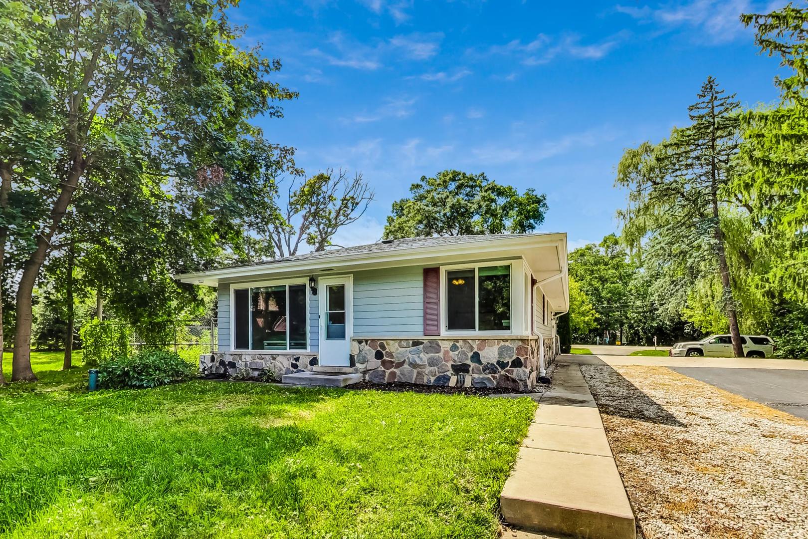 360 South St Marys Road Libertyville, IL 60048 - Photo 32 of 46 a front view of house with yard and green space