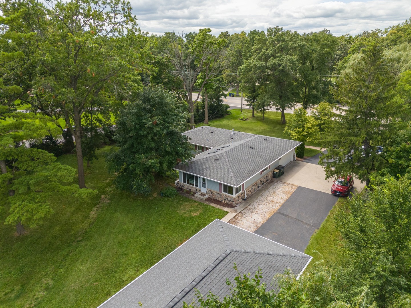 360 South St Marys Road Libertyville, IL 60048 - Photo 42 of 46 an aerial view of a house