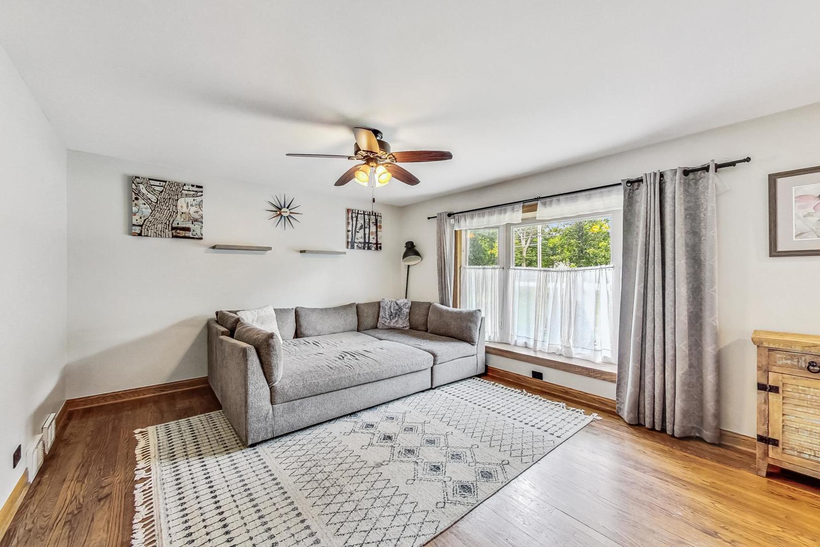 360 South St Marys Road Libertyville, IL 60048 - Photo 5 of 46 a living room with furniture and a window