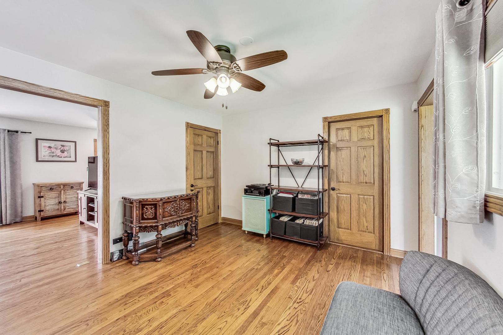 360 South St Marys Road Libertyville, IL 60048 - Photo 9 of 46 a living room with furniture and a wooden floor