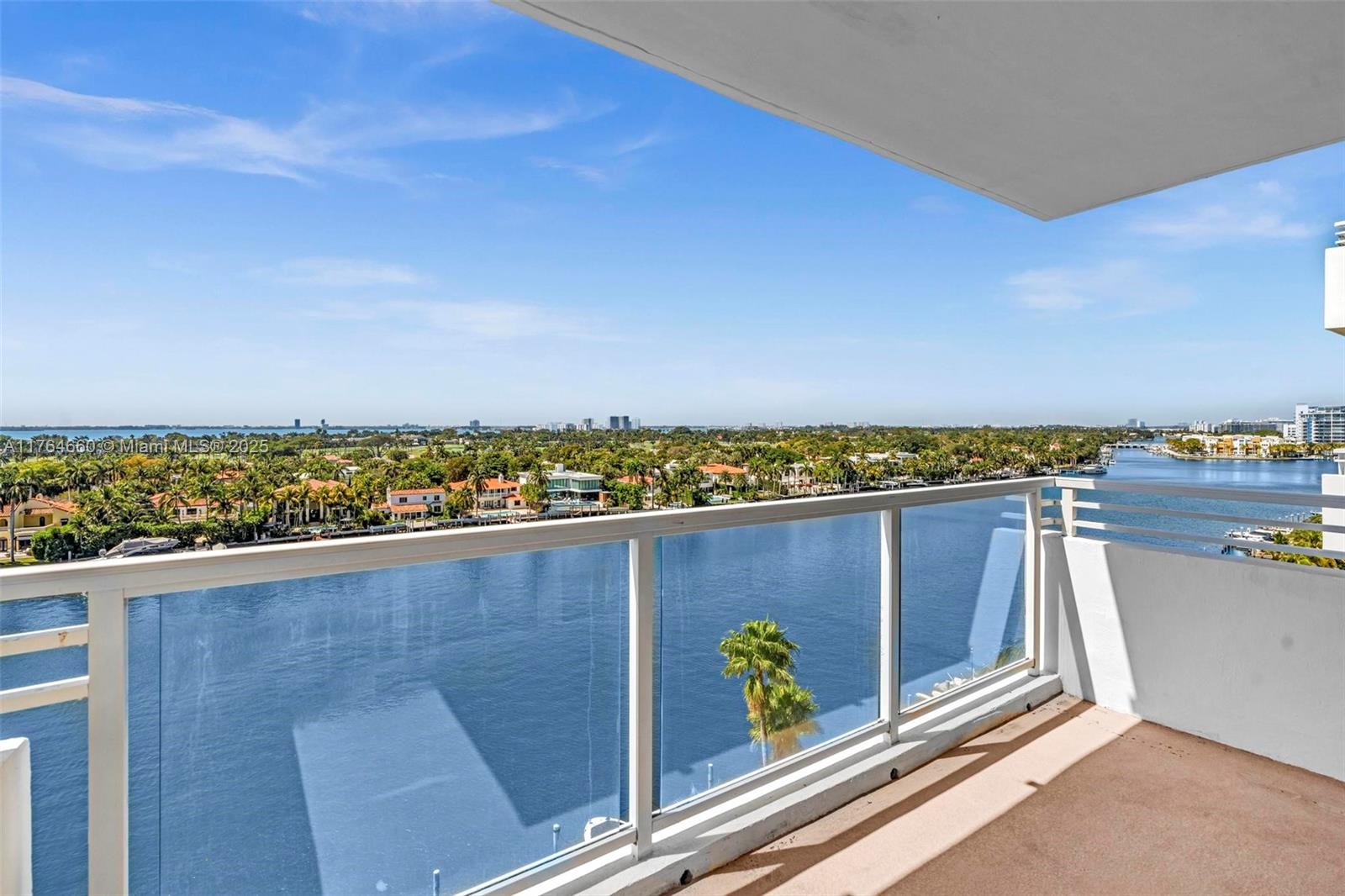 5600 Collins Avenue, Unit 10J Miami Beach, FL 33140 - Photo 12 of 20 a view of a terrace