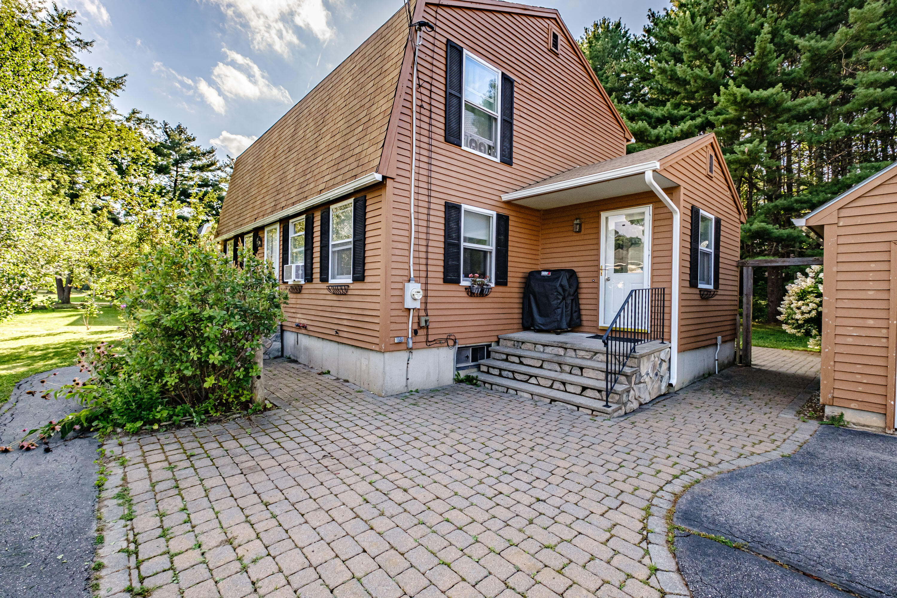 22 Oakland Road Falmouth, ME 04105 - Photo 6 of 43 20210830gp-63010
