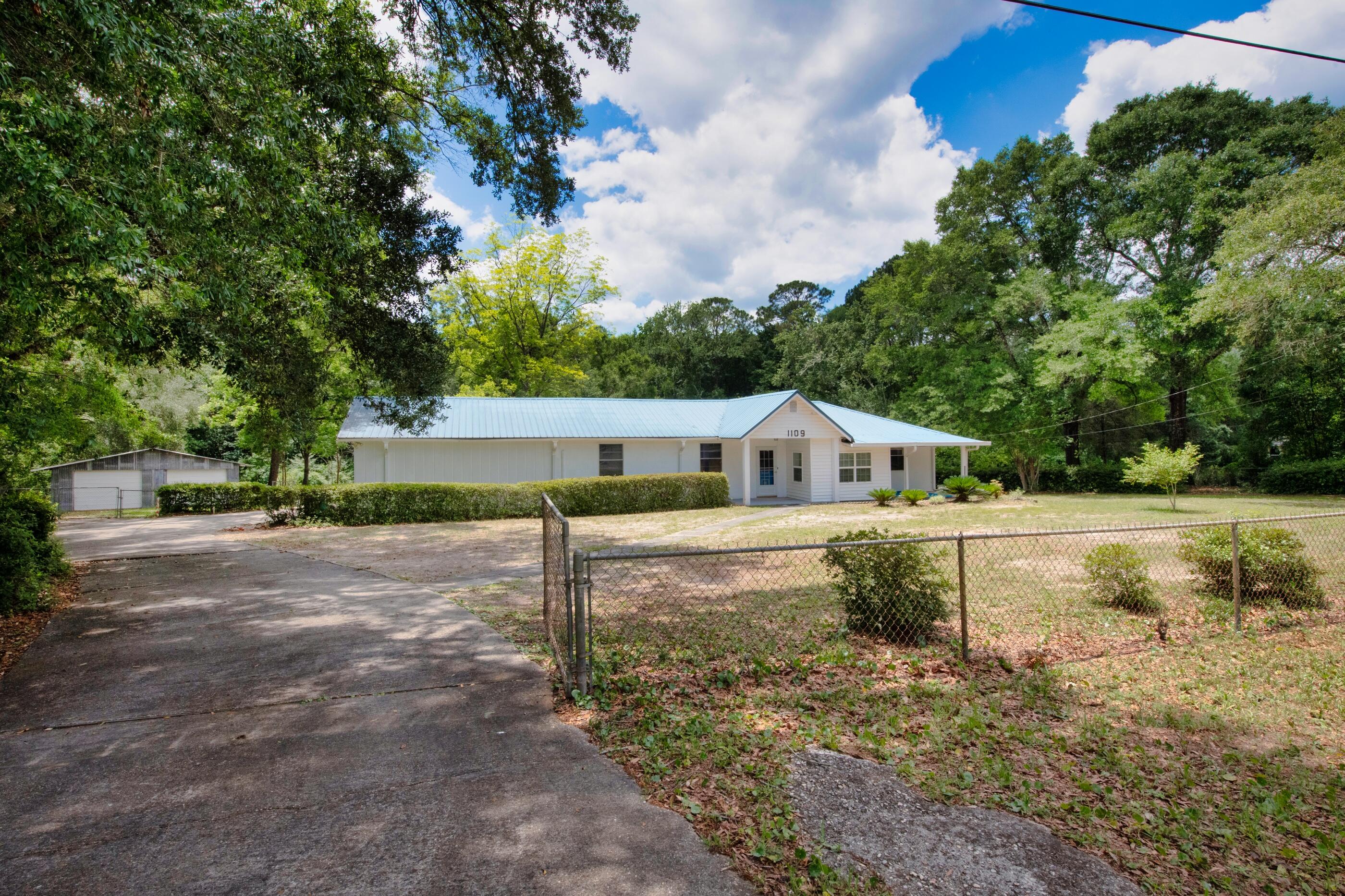 1109 East Chestnut Ave  