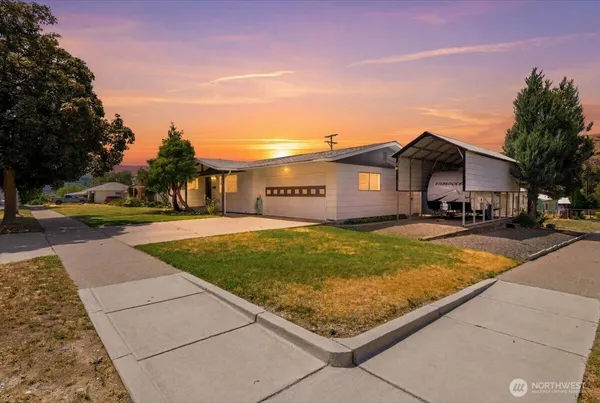$360,000 | 806 Central Drive, Coulee Dam, WA 99116