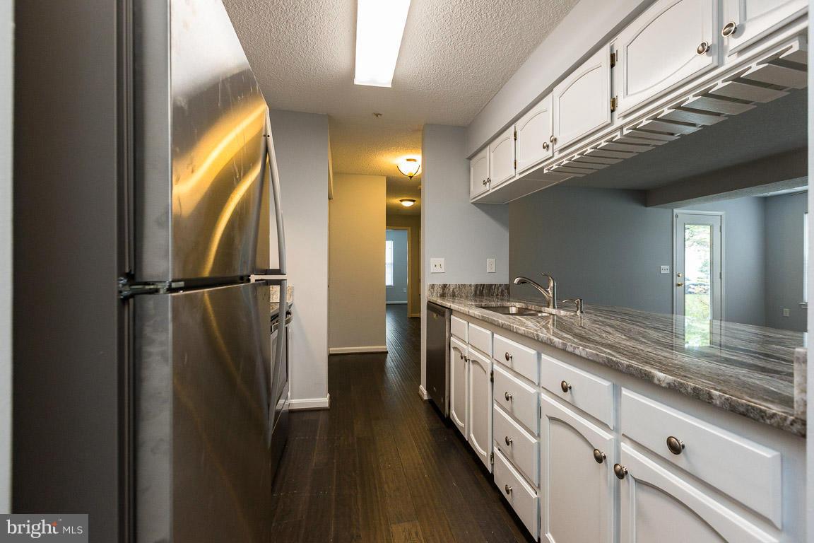 2603 Camelback Lane, Unit 39 Silver Spring, MD 20906 - Photo 9 of 29 Kitchen