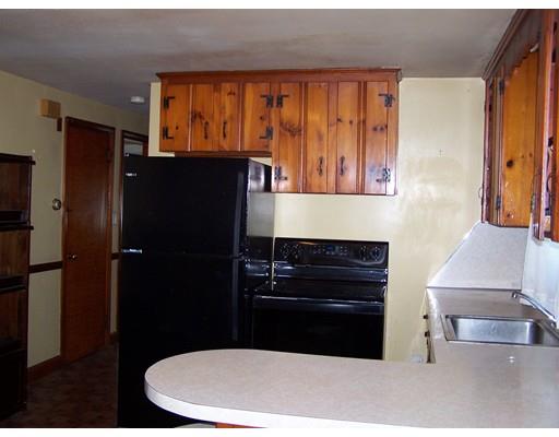 19 Lincoln Road Peabody, MA 01960 - Photo 6 of 17 Gallery Image 6