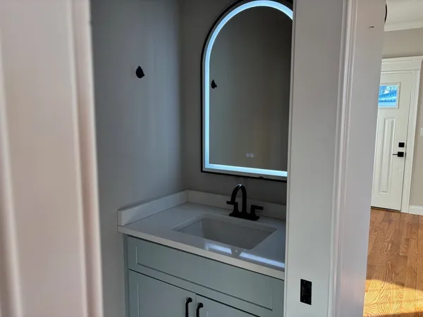 $3,000 | 159 Elm Street, Unit 1, Milford, NH 03055