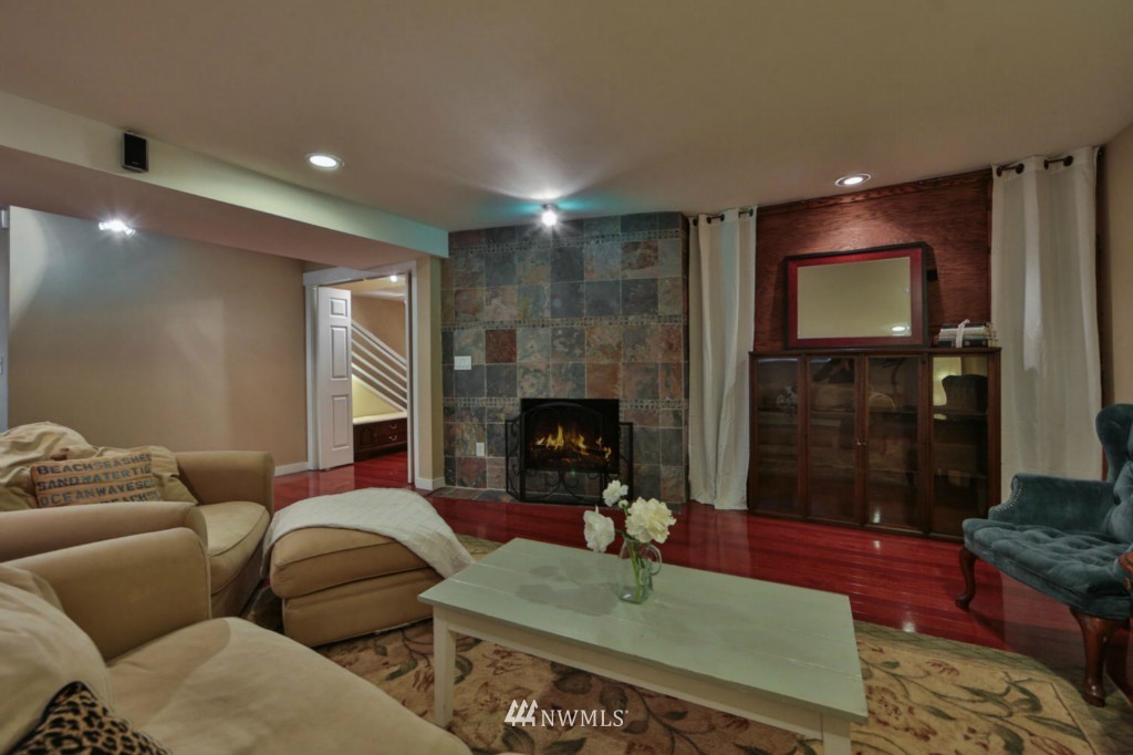 21029 West Richmond Road Bothell, WA 98021 - Photo 13 of 25