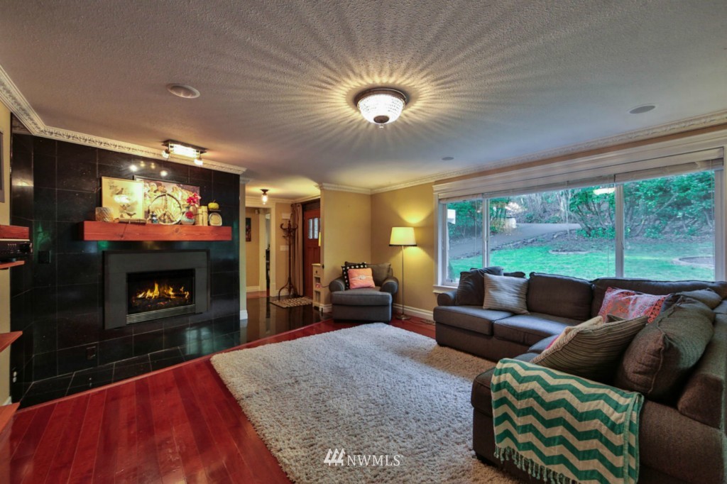 21029 West Richmond Road Bothell, WA 98021 - Photo 4 of 25