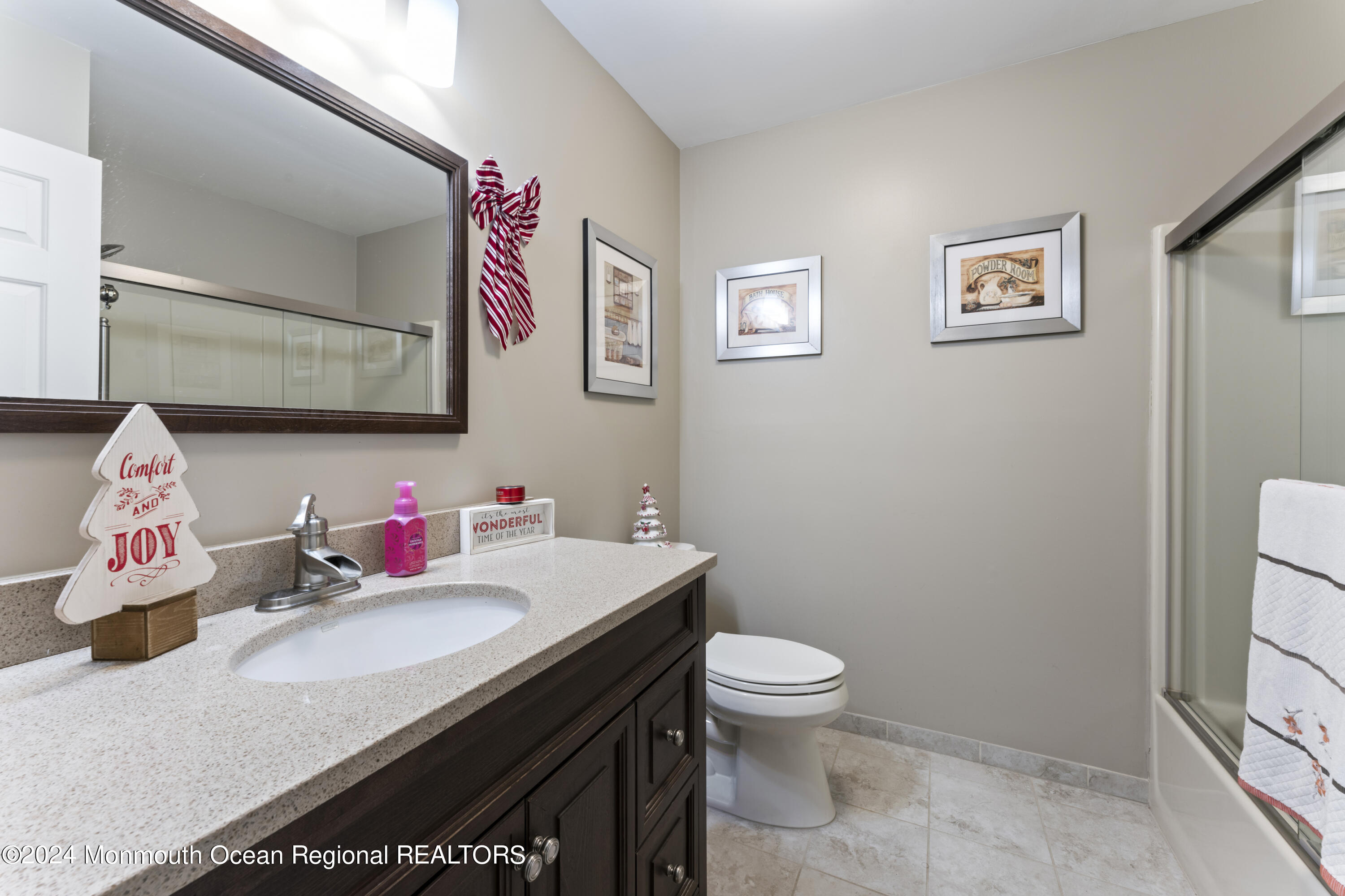 225 Cedar Swamp Road Jackson, NJ 08527 - Photo 13 of 24 Hallway Bathroom