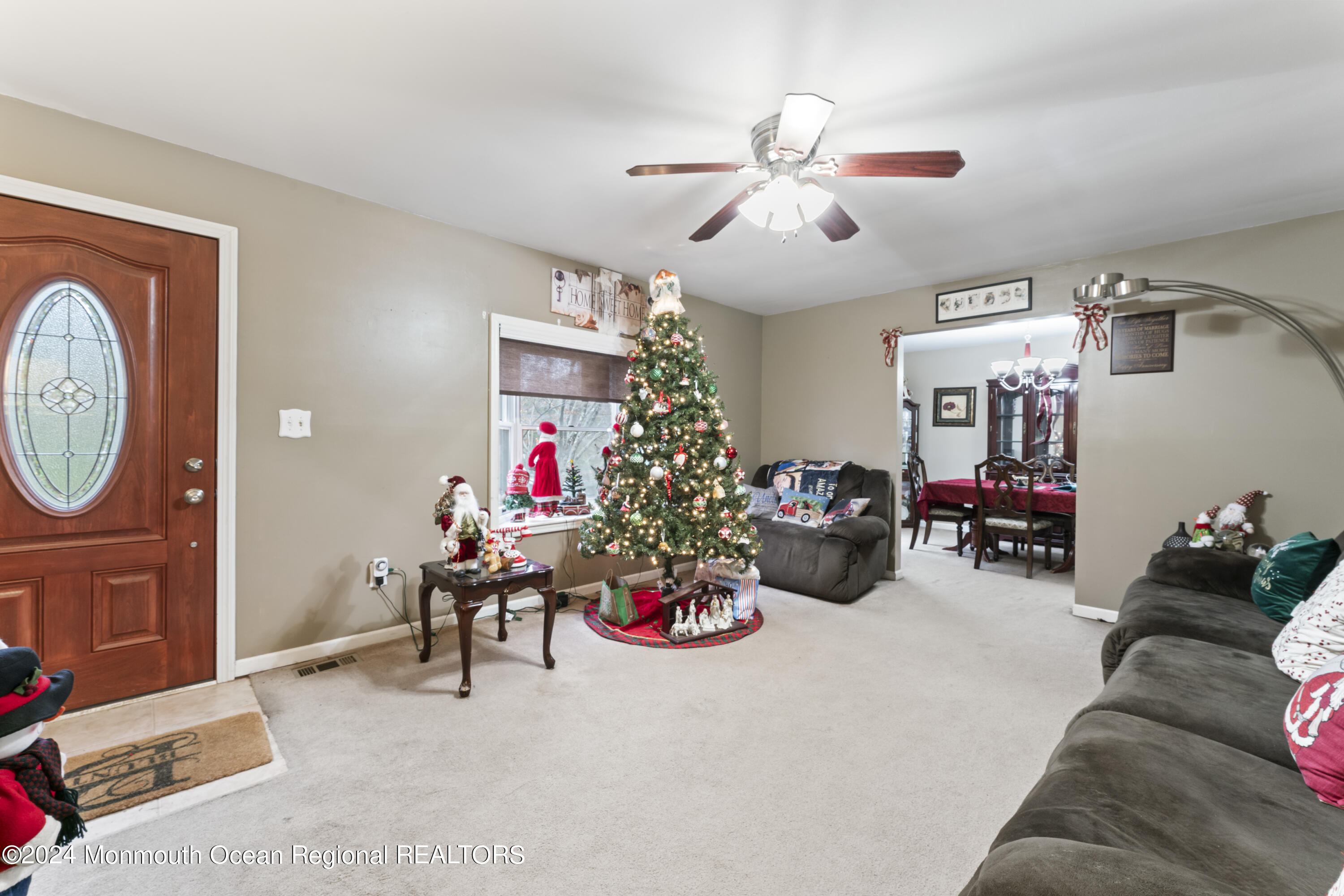 225 Cedar Swamp Road Jackson, NJ 08527 - Photo 4 of 24 Living Room