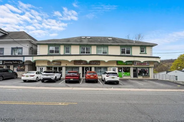 $1,995 | 581 High Mountain Road, Unit 1, North Haledon, NJ 07508