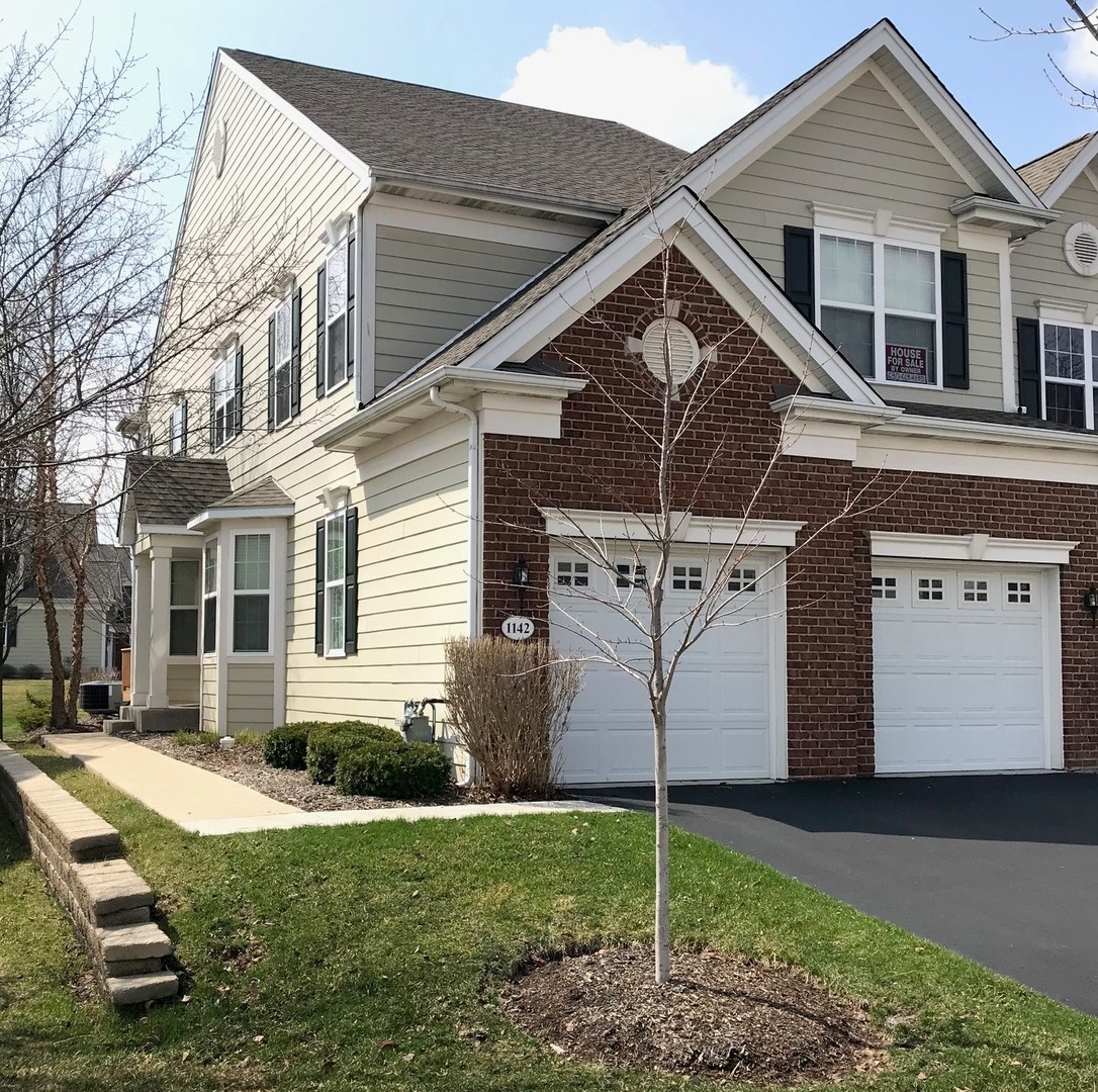 1142 Falcon Ridge Drive Elgin, IL 60124 - Photo 1 of 18