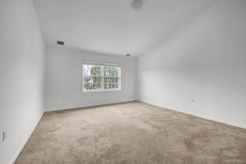 $1,189,000 | 214 Miro Place, Port Washington, NY 11050