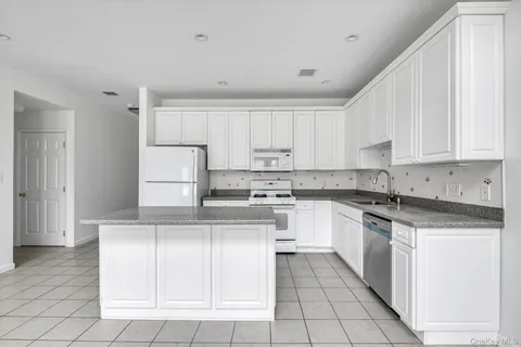 $1,189,000 | 214 Miro Place, Port Washington, NY 11050