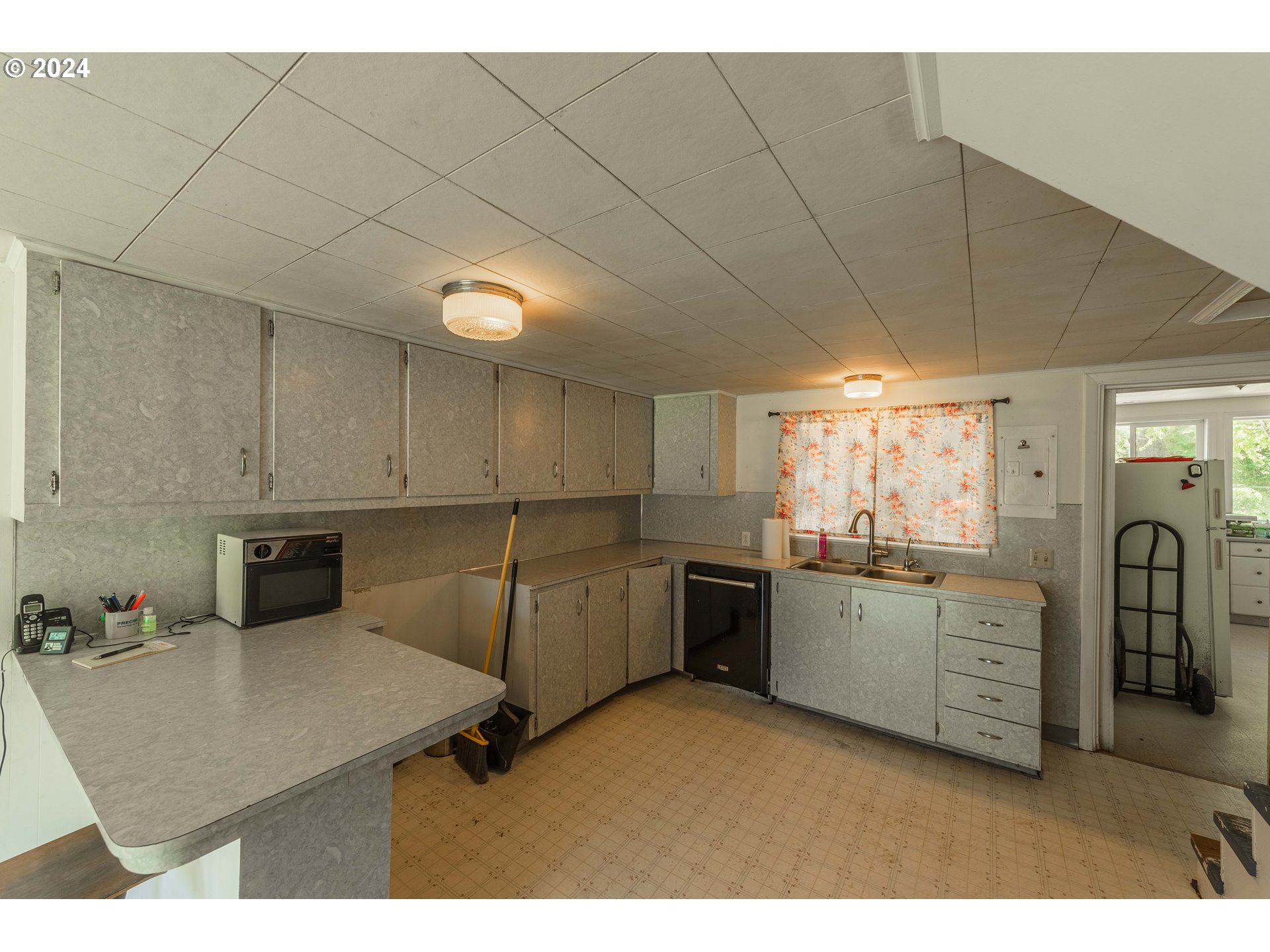 96515 Larson Lane North Bend, OR 97459 - Photo 13 of 48