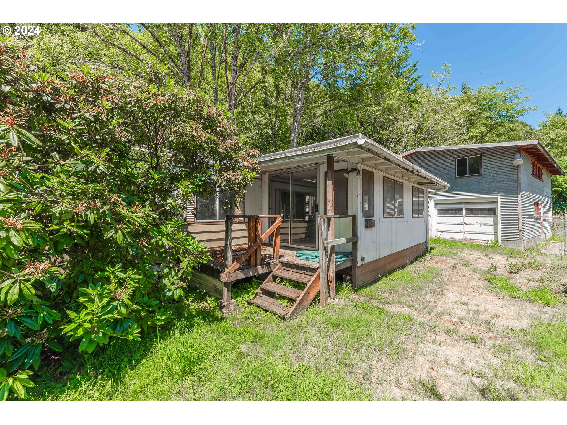 96515 Larson Lane North Bend, OR 97459 - Photo 39 of 48