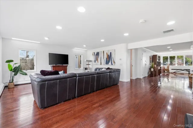 $1,598,888 | 59 Hazelwood Drive, Jericho, NY 11753