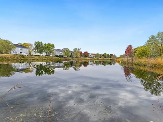 $515,000 | 39-w093 Shannon Square, Geneva, IL 60134