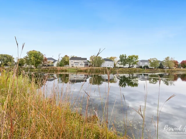 $515,000 | 39-w093 Shannon Square, Geneva, IL 60134