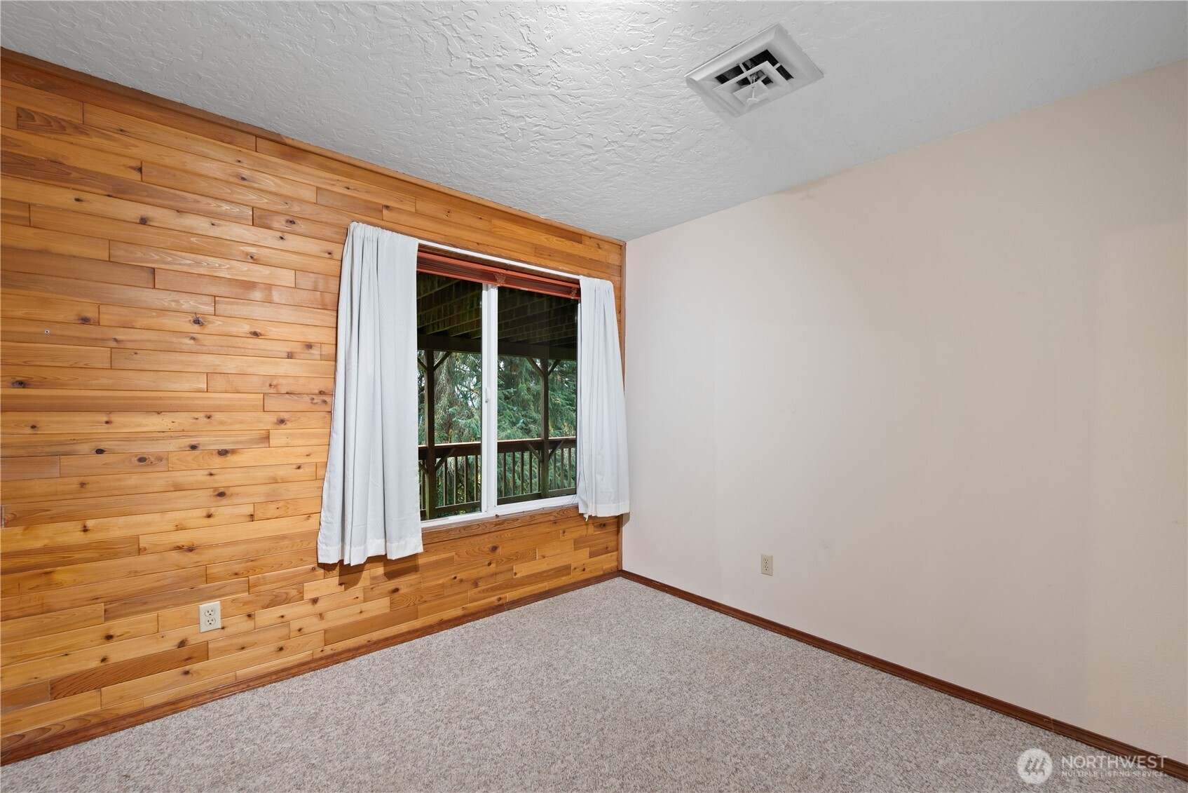 4415 Poplar Way Longview, WA 98632 - Photo 25 of 35 a view of a backyard of a house