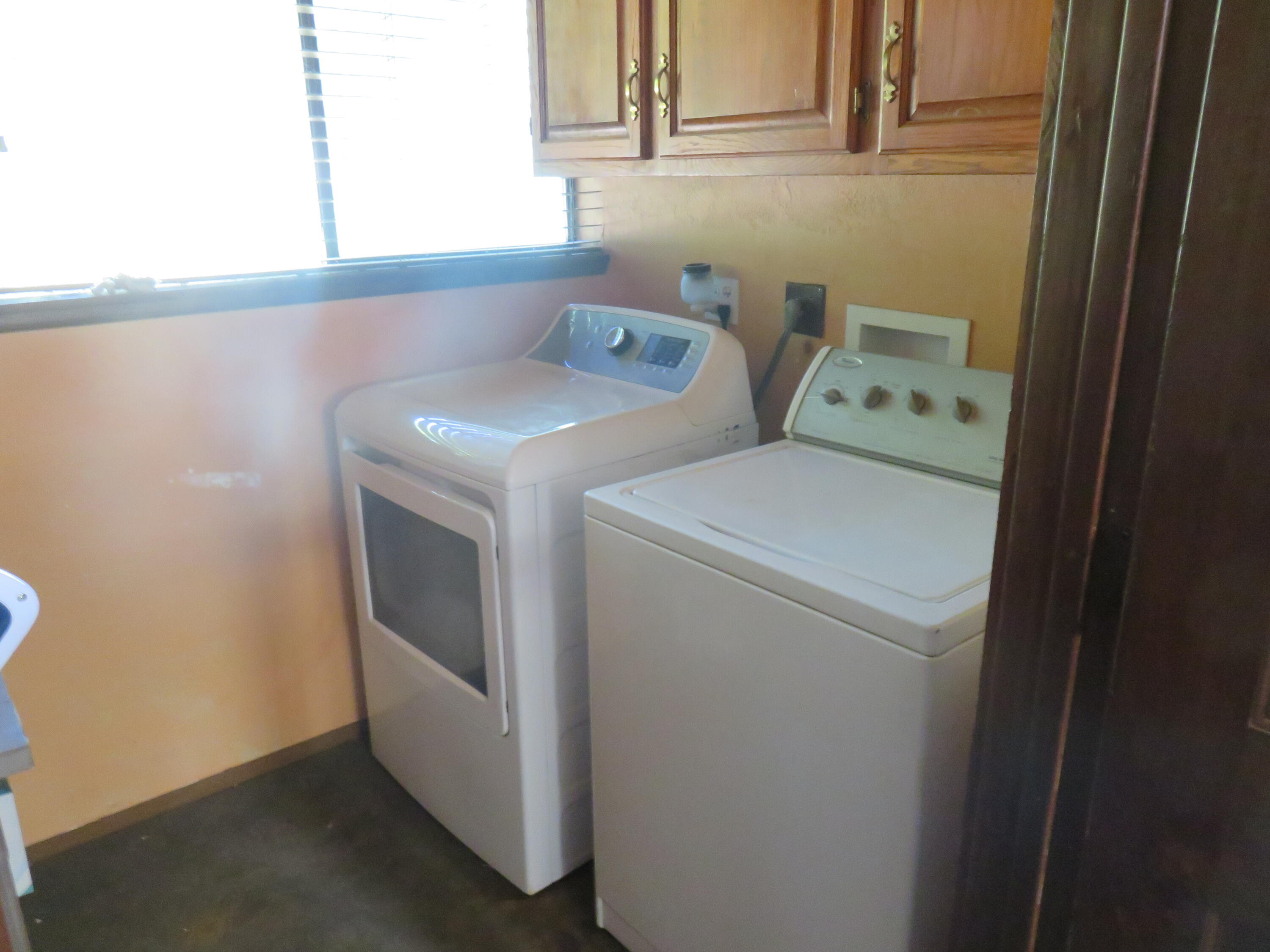 27971 Soldier Mountain Road Fall River Mills, CA 96028 - Photo 29 of 41 Laundry