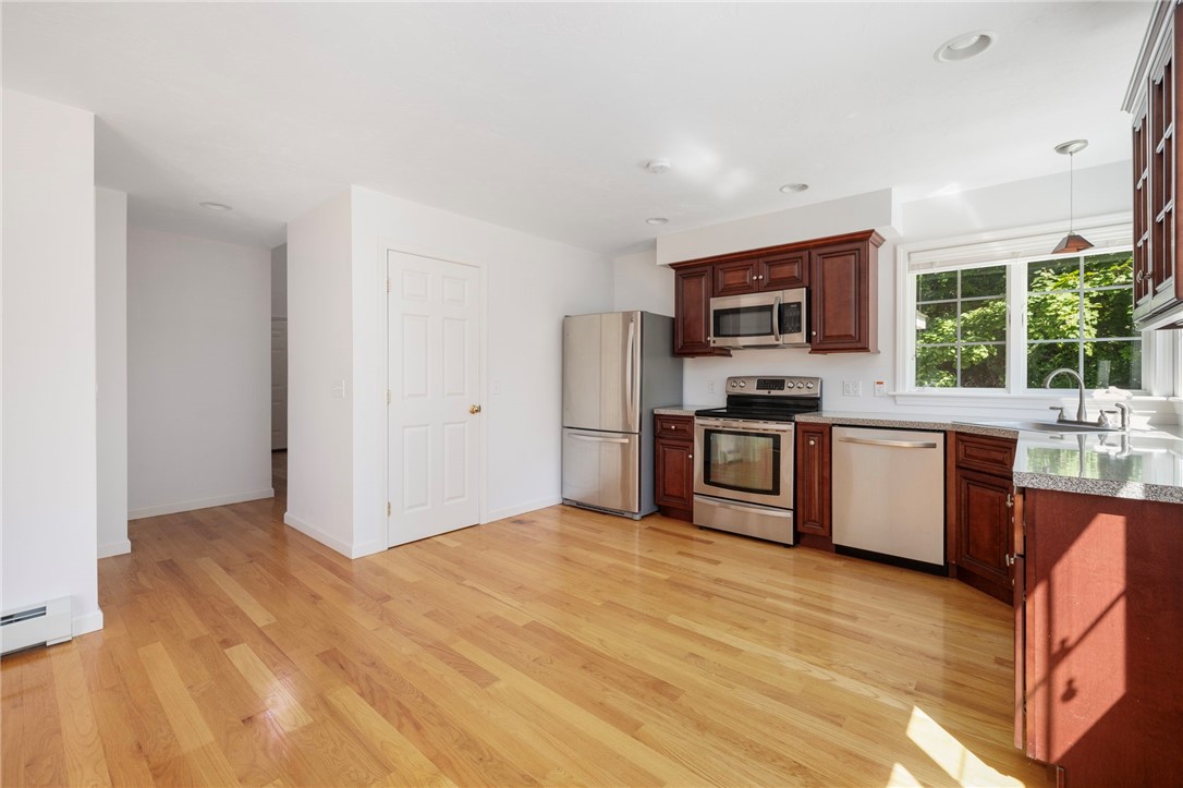 9 Spring Street Jamestown, RI 02835 - Photo 19 of 47
