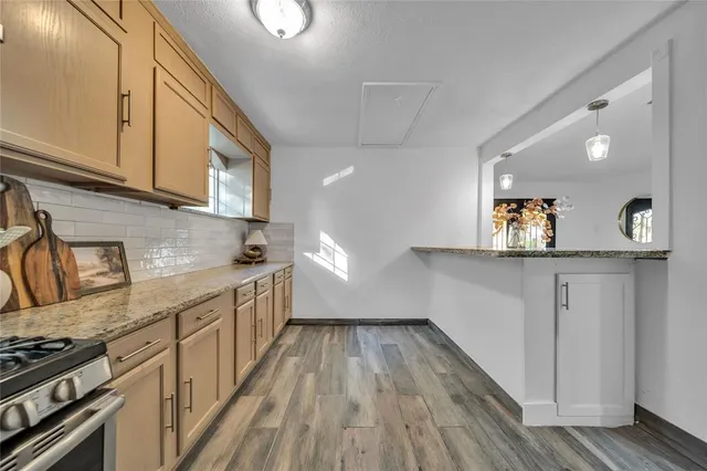 $285,900 | 910 Shorehaven Drive, Garland, TX 75040