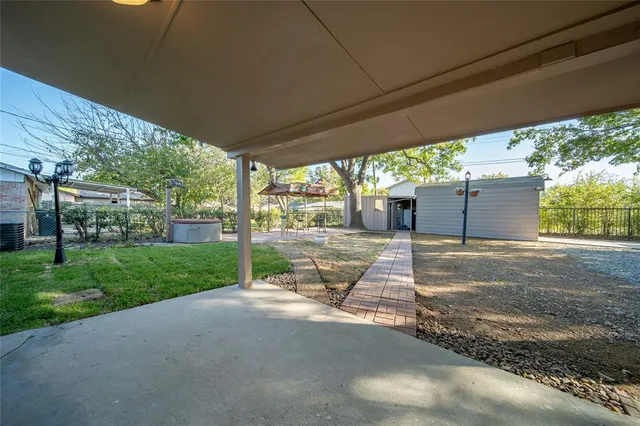 $285,900 | 910 Shorehaven Drive, Garland, TX 75040